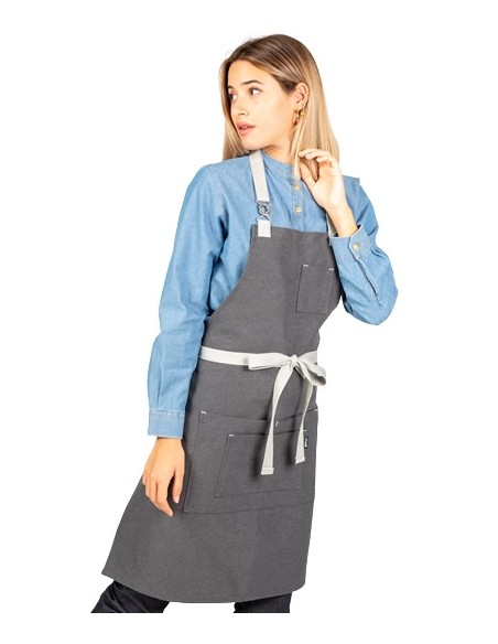 DELANTAL CON PETO HEBILLA ENLAZADA 