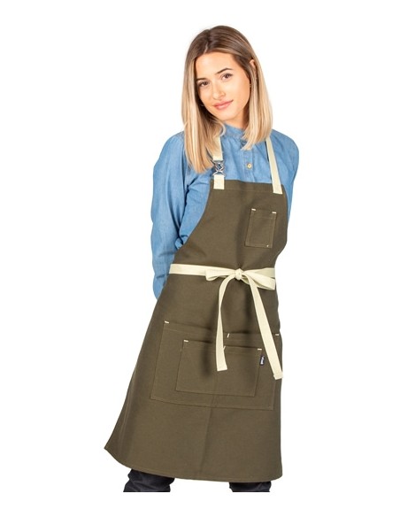 DELANTAL CON PETO HEBILLA ENLAZADA 