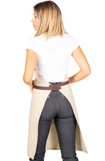 DELANTAL CON PETO BEIGE TIRANTE PIEL