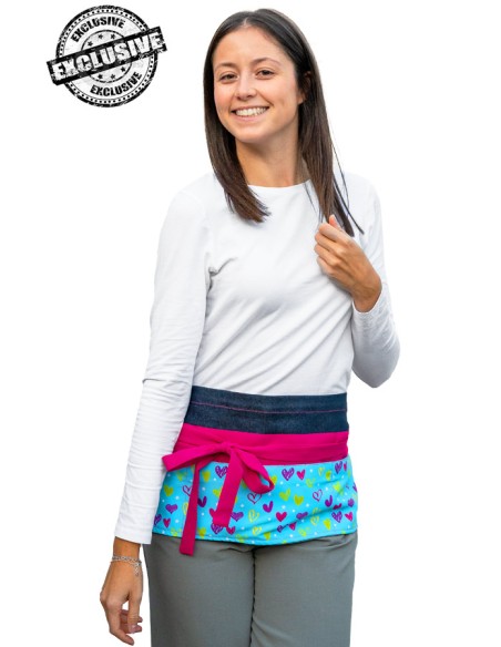 DELANTAL MAESTRA CORAZONES DE COLORES