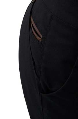 PANTALONI DI VISTA POSTERIORE 2