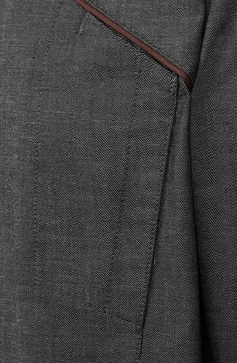 DETALLE BOLSILLO PECHO INTEGRADO